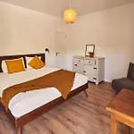 Chata Coliving & Cowork In Ericeira By Barefoot Portugal