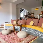 Coliving & Cowork In Ericeira By Barefoot Portugal Chata