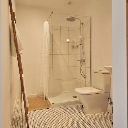 بيت خشبي Coliving & Cowork In Ericeira By Barefoot Portugal *