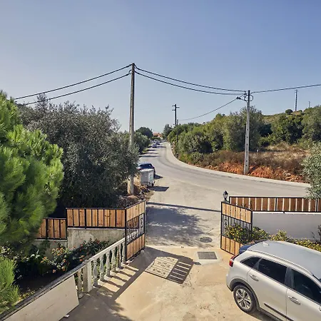 بيت خشبي Coliving & Cowork In Ericeira By Barefoot Portugal *