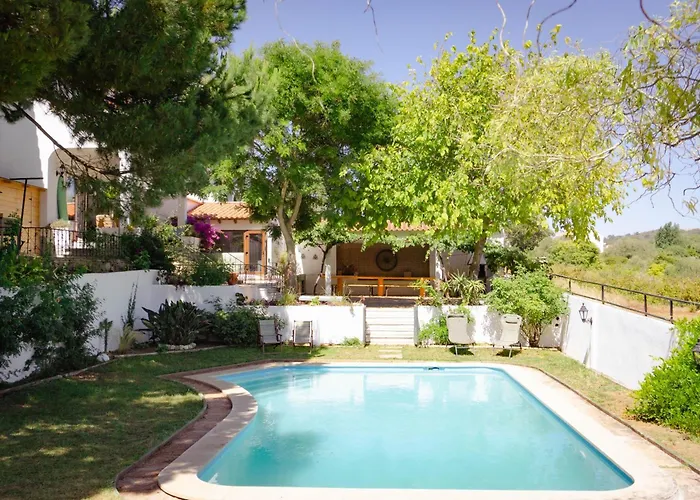 Coliving & Cowork In Ericeira By Barefoot Portugal אכסניה