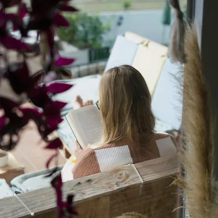 Coliving & Cowork In Ericeira By Barefoot Portugal