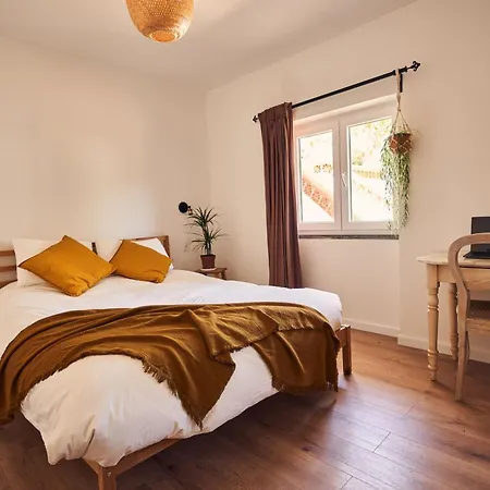 Coliving & Cowork In Ericeira By Barefoot Portugal Lodge