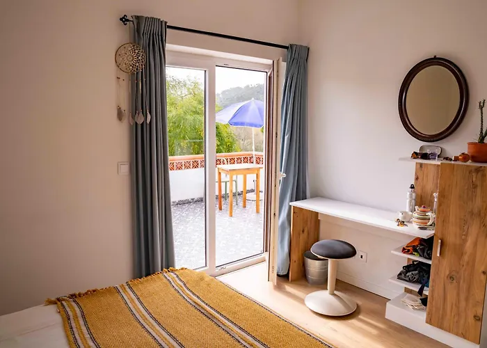 Coliving & Cowork In Ericeira By Barefoot Portugal Деревянный коттедж