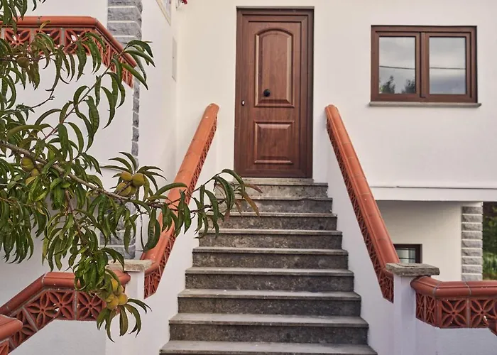 Деревянный коттедж Coliving & Cowork In Ericeira By Barefoot Portugal *