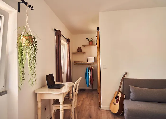 Coliving & Cowork In Ericeira By Barefoot Portugal Деревянный коттедж *