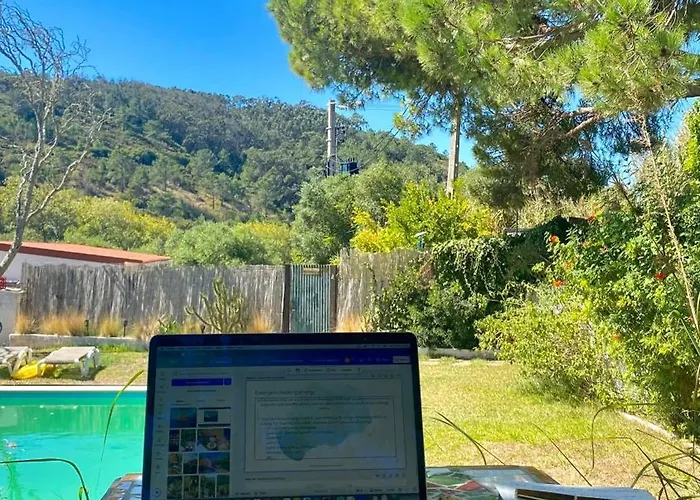 Деревянный коттедж Coliving & Cowork In Ericeira By Barefoot Portugal *